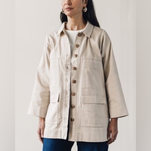 Ilana Kohn White Jacket with Brown Buttons - Picture 5 of 11